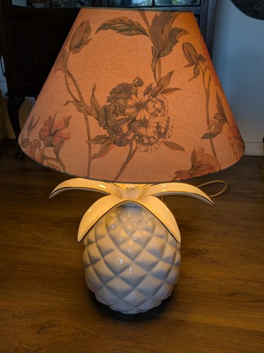 Elegante tischlampe mit - elegante,