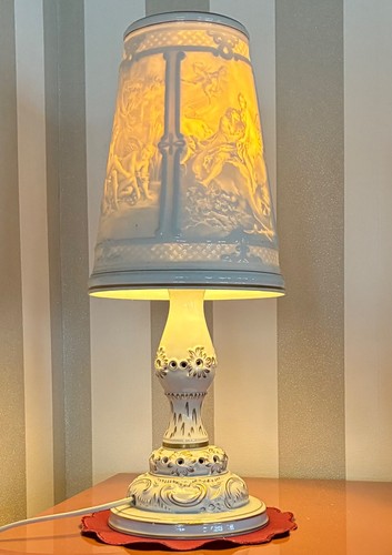 Porzellan-Tischlampe
